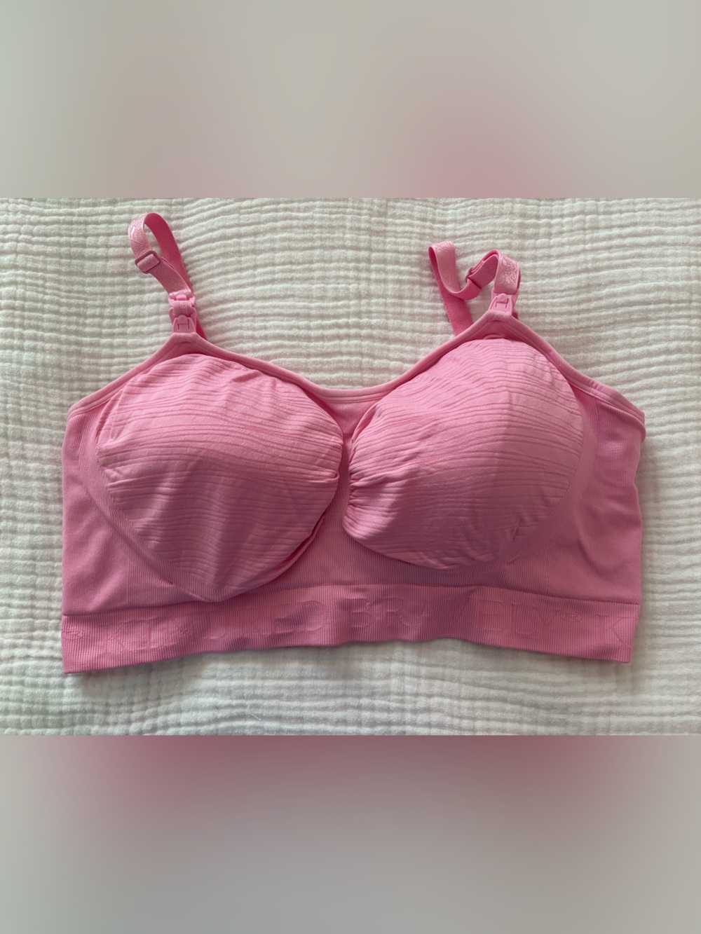 Kindred bravely pumping and nursing bra-never worn XL